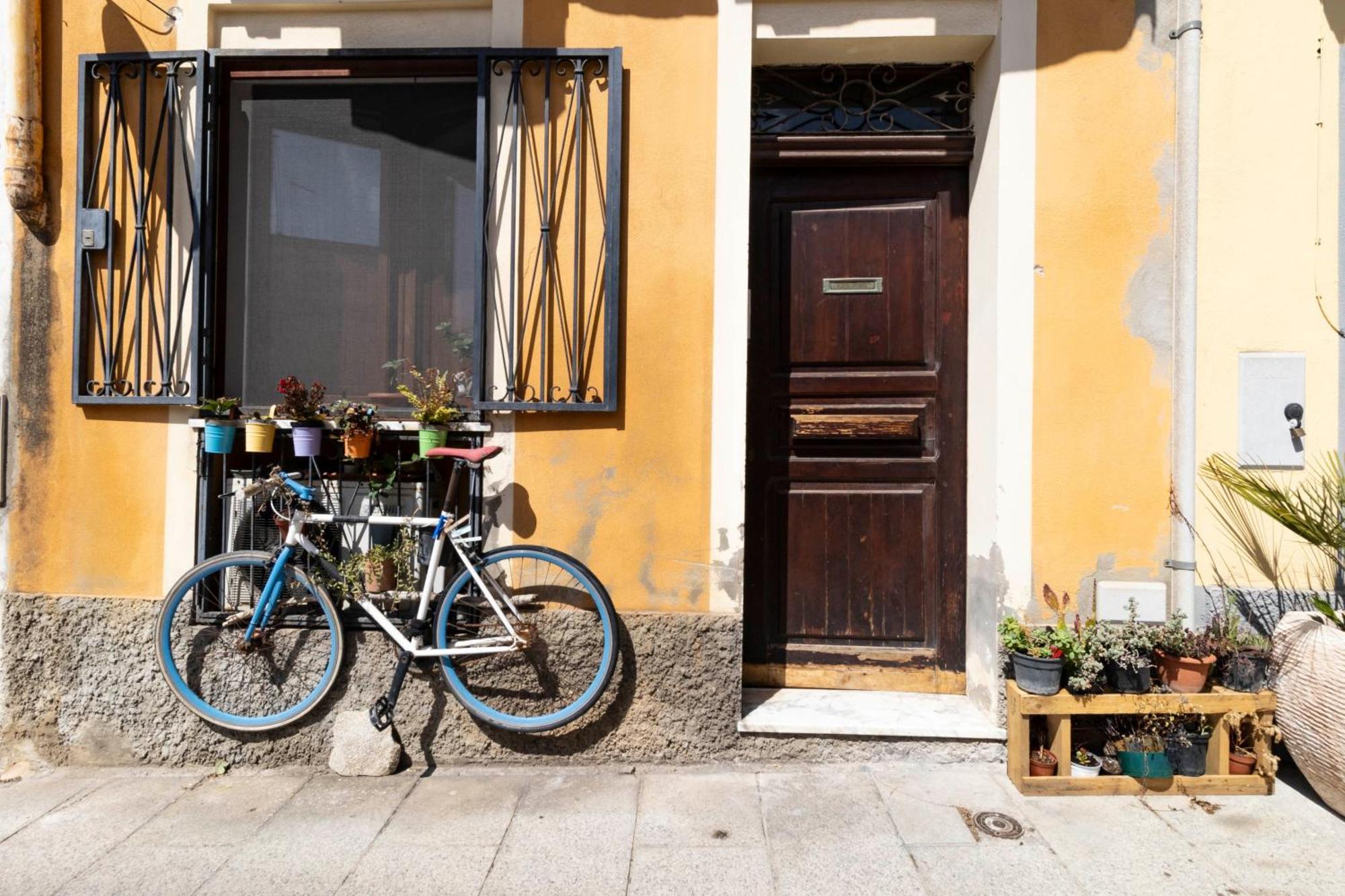 Laribiancos Cagliari Centro Storico Apartment Luaran gambar