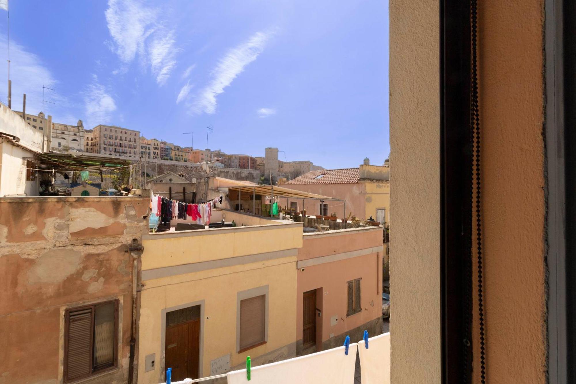 Laribiancos Cagliari Centro Storico Apartment Luaran gambar