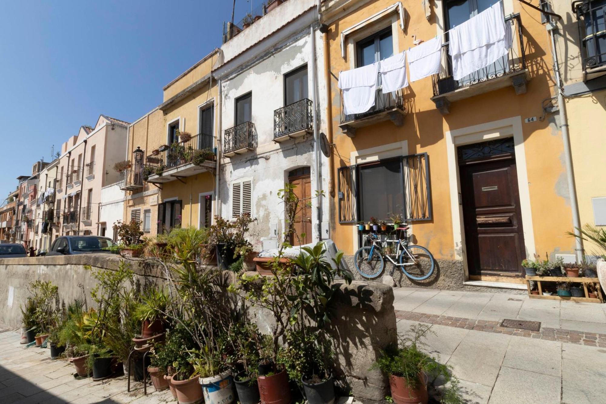 Laribiancos Cagliari Centro Storico Apartment Luaran gambar
